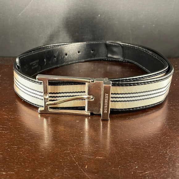Burberry Reversible cream and white stripe / black leather belt